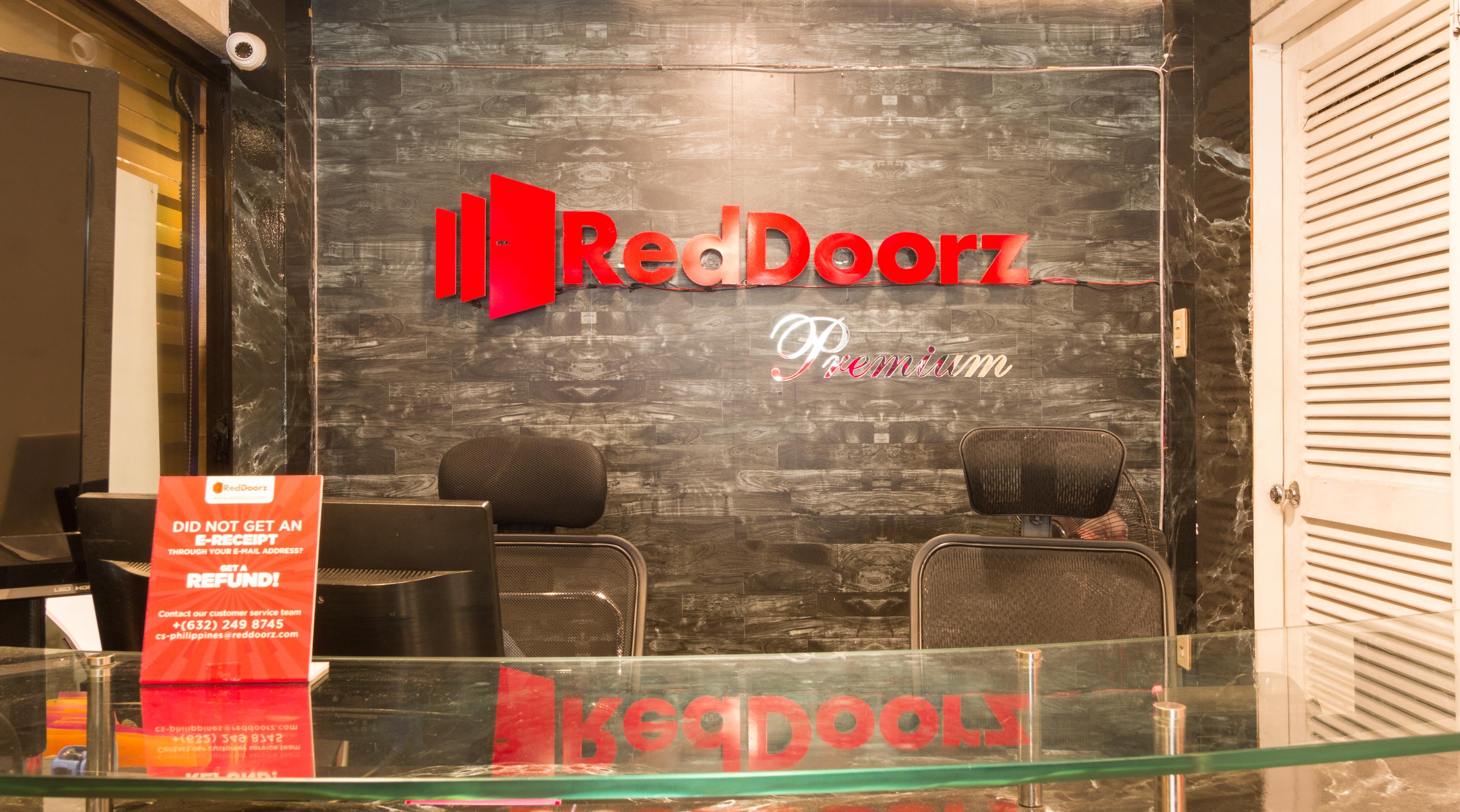 Reddoorz Premium Near Greenbelt Makati - Vaccinated Staff Makati City Extérieur photo